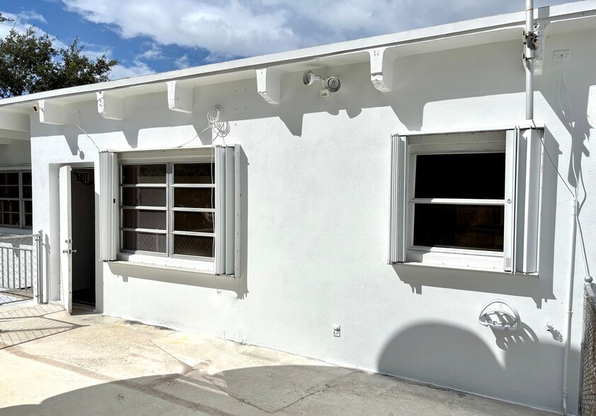 More Photos Of 218 S F St, Lake Worth Warehouse For Sale
