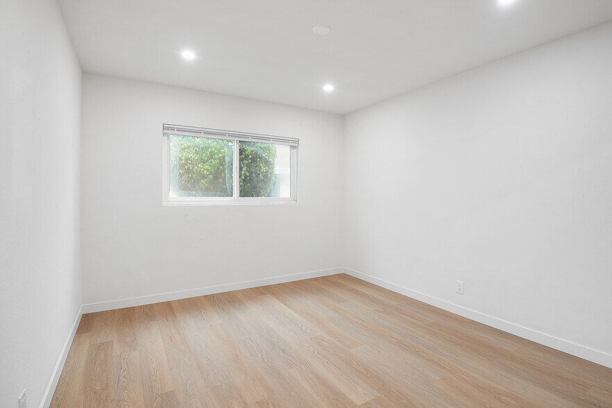 More Photos Of 240-260 E Providencia Ave, Burbank Apartments For Sale