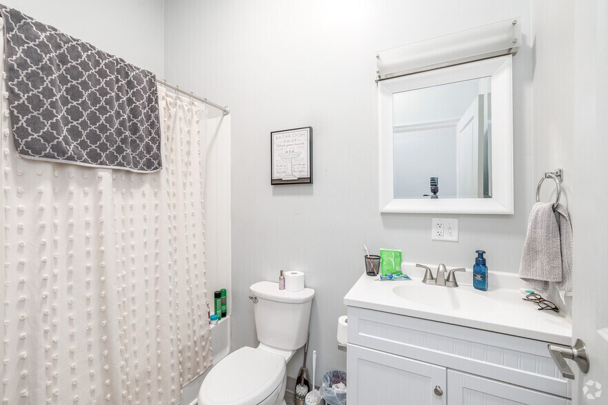 More Photos Of 77 Main St, Cortland Apartments For Lease