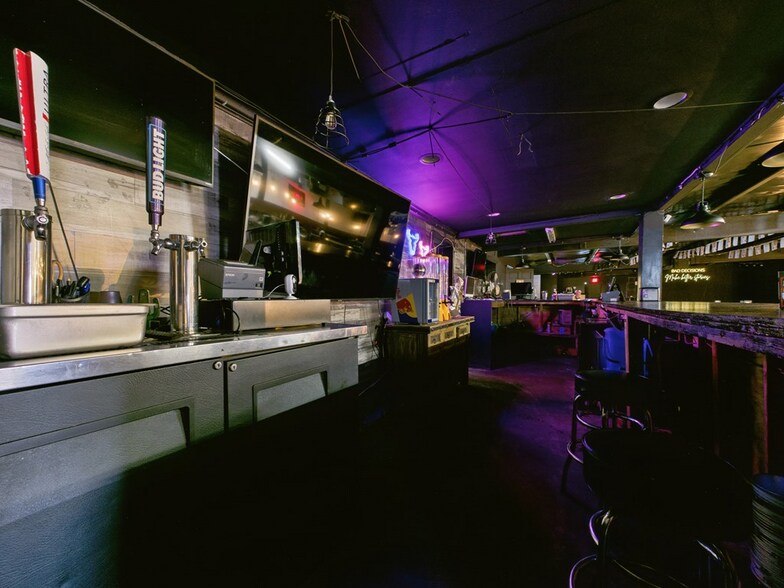 More Photos Of 1330 E 3rd St, Pecos Restaurant For Sale