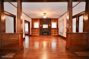 More Photos Of 615 S Washington St, Maryville Office For Sale
