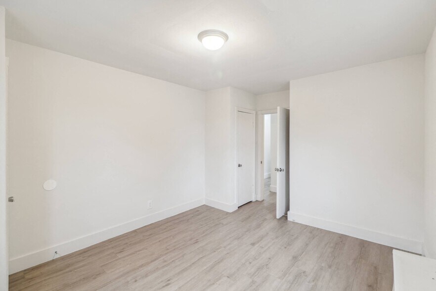 More Photos Of 1100 E Ramblewood Rd, Baltimore Apartments For Sale