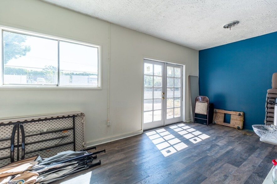 More Photos Of 10335 La Tuna Canyon Rd, Sun Valley Schools For Sale