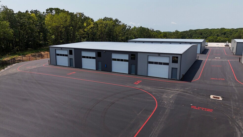 More Photos Of 25 Riverbluff Road, Ozark Self Storage For Lease