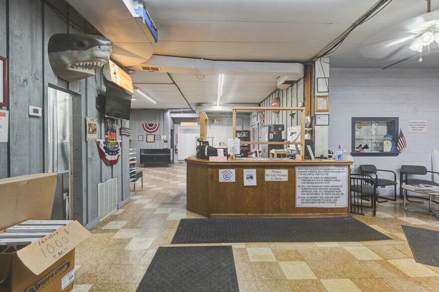 More Photos Of 135 E Main St, Glenwood General Retail For Sale