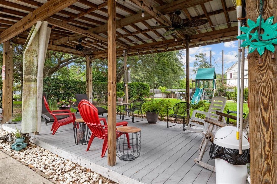 More Photos Of 7648 Broadview Dr, Houston Apartments For Sale