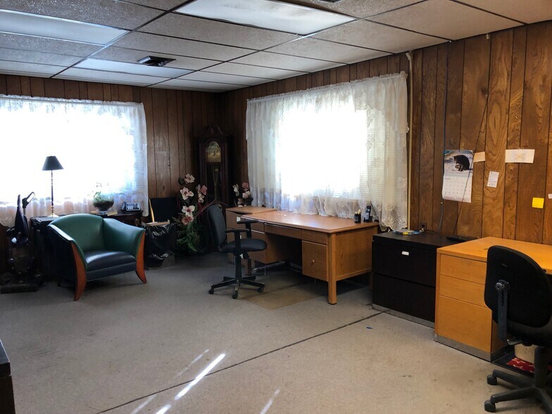 More Photos Of 800 Kennedy Blvd, Somerdale Distribution For Lease
