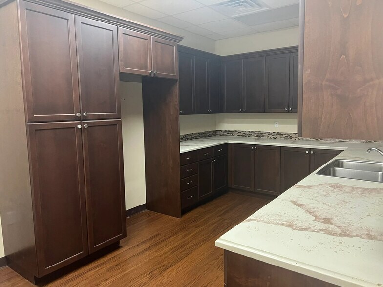 More Photos Of 13570 NW 101st Dr, Alachua Warehouse For Lease