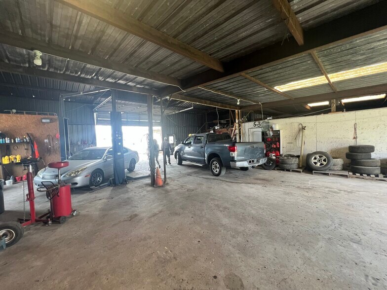 More Photos Of 2244 Highway 69 S, Greenville Warehouse For Lease