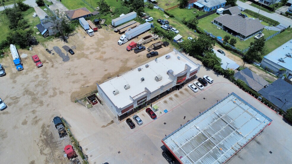 More Photos Of 7803 Jensen Dr, Houston Convenience Store For Lease