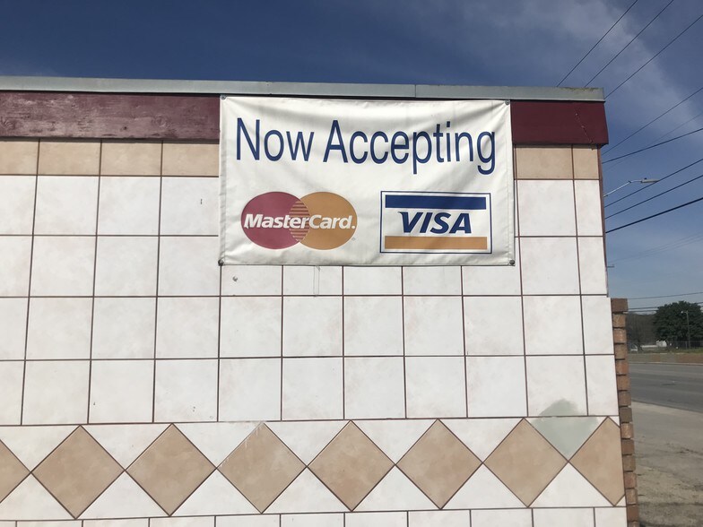 More Photos Of 1733 Bandera Rd, San Antonio Carwash For Sale