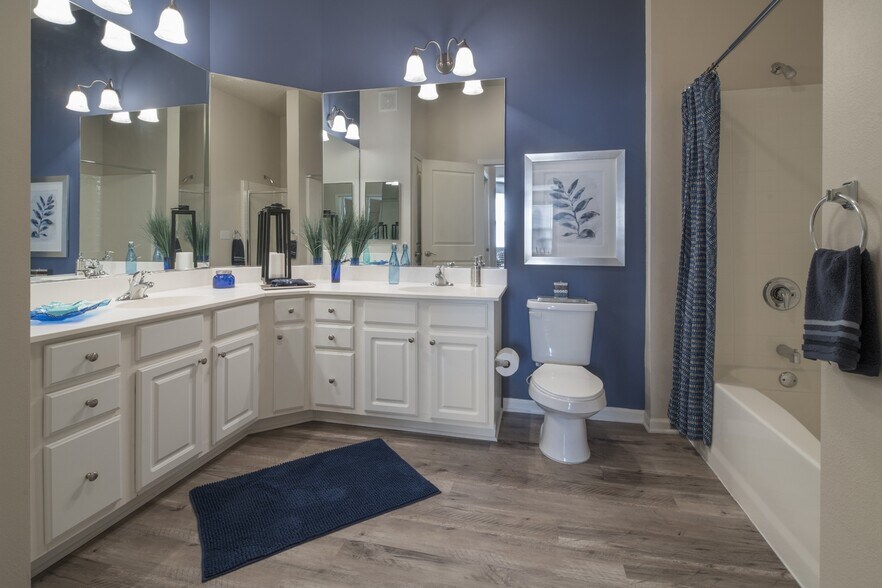 More Photos Of 10225 City Walk Dr, Woodbury Apartments For Sale