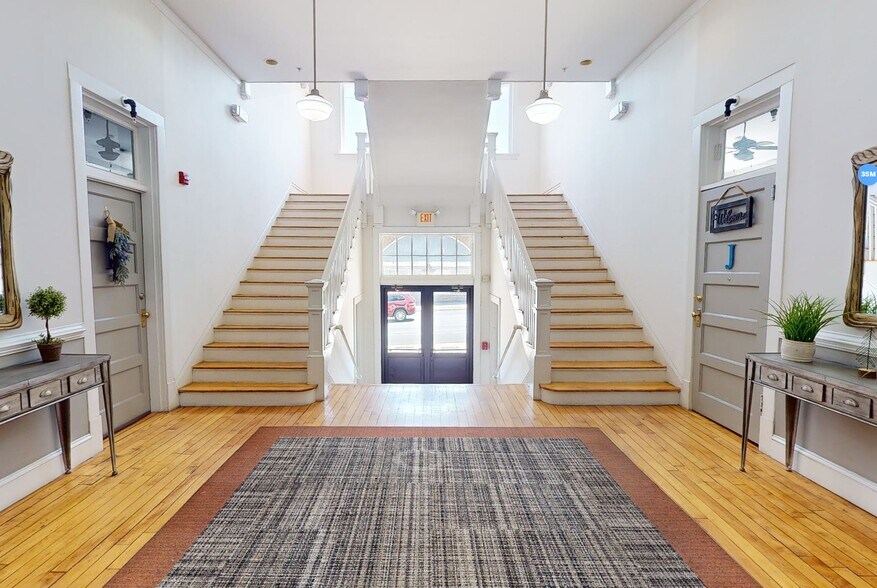 Primary Photo Of 141 E Wythe St, Petersburg Apartments For Sale