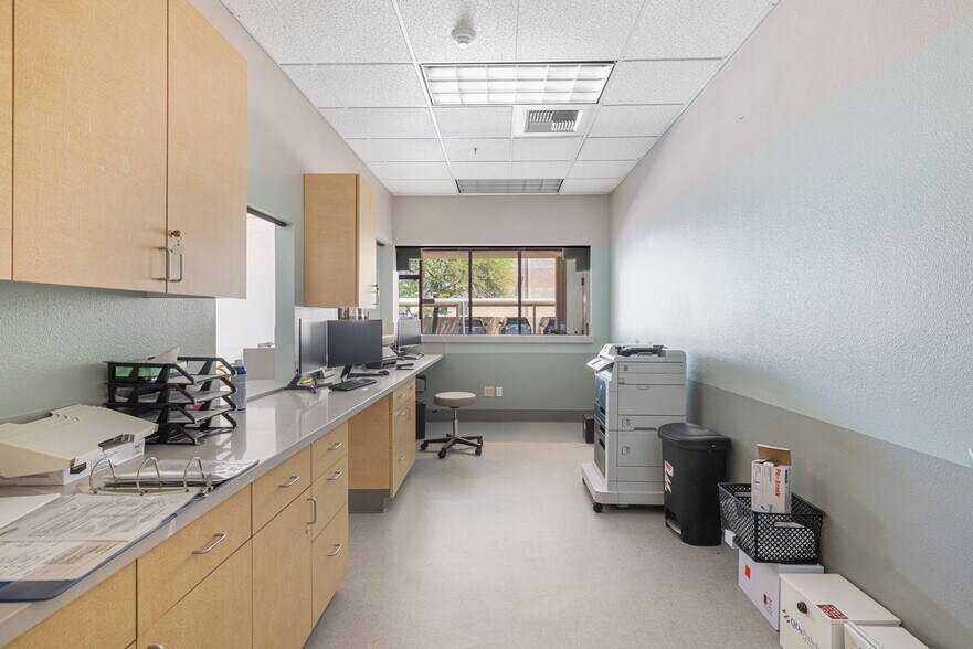 More Photos Of , Indio Office For Sale