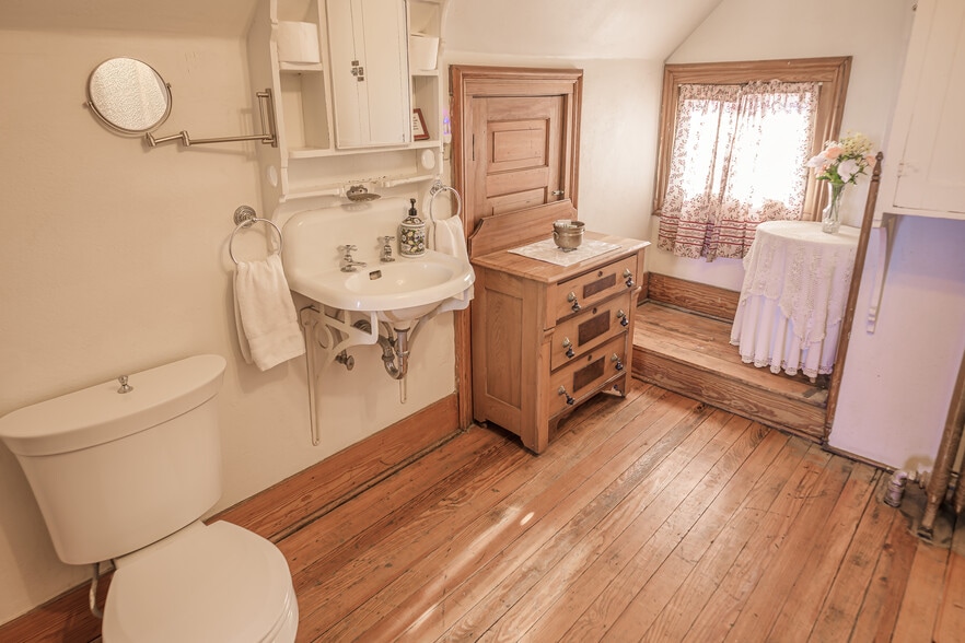 More Photos Of 310 E 2nd St, Trinidad Hospitality For Sale