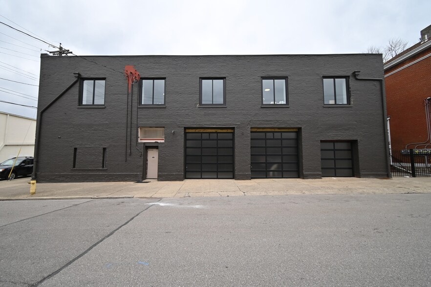 More Photos Of 36-40 W 7th St, Newport Warehouse For Sale