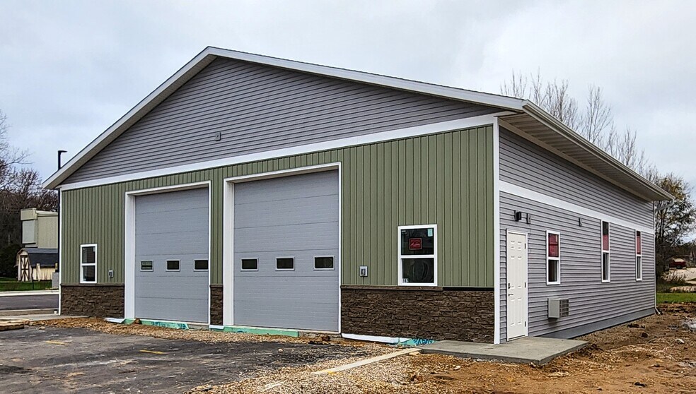 More Photos Of 6580 Lake Rd, Windsor Warehouse For Sale