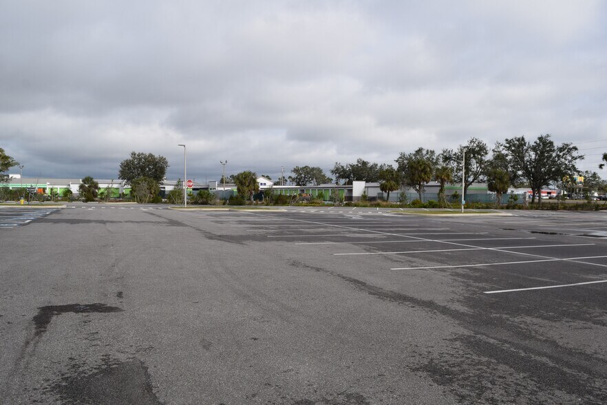 More Photos Of 1280 US Highway 41 Byp S, Venice Auto Dealership For Sale