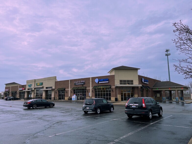 More Photos Of 3434-3480 York Commons Blvd, Dayton Storefront Retail Office For Lease