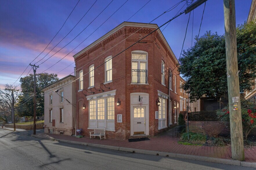 Primary Photo Of 12 Culpeper St, Warrenton Restaurant For Sale