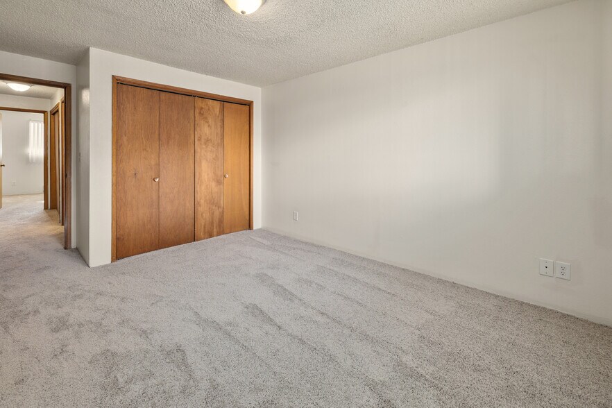 More Photos Of 2517 Howard St, Everett Apartments For Sale