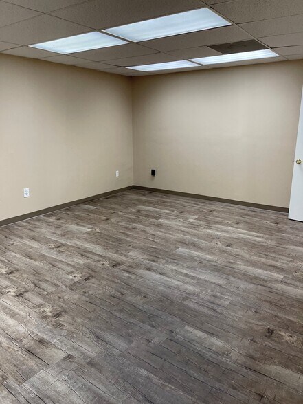 More Photos Of 5525 S Sherwood Forest, Baton Rouge Office For Lease