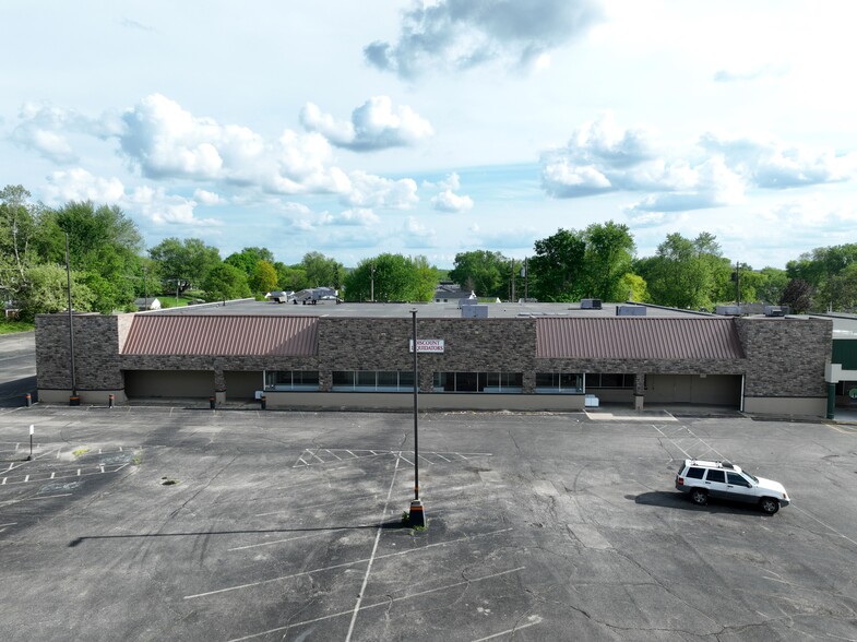 Primary Photo Of 1084 E 2nd St, Franklin Supermarket For Lease