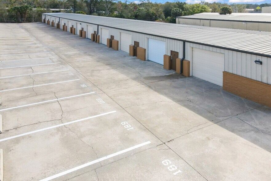 More Photos Of 5449 Benchmark Ln, Sanford Warehouse For Lease