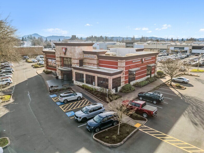 More Photos Of 1080 Valley River Way, Eugene Restaurant For Sale