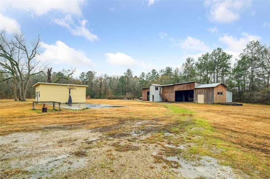 More Photos Of 21405 FM 787 Rd W, Cleveland Warehouse For Sale