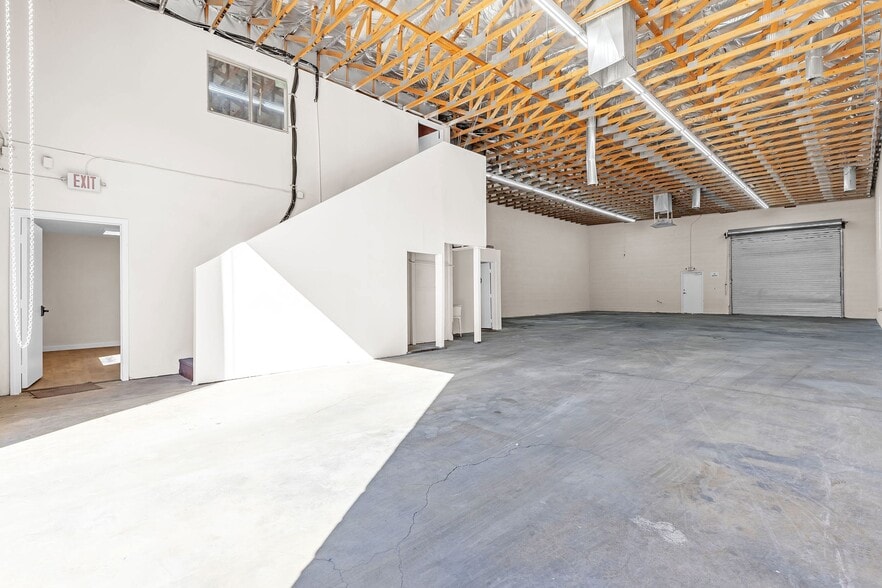 More Photos Of 2956 N Marco St, Las Vegas Manufacturing For Sale