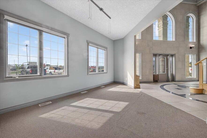 More Photos Of 12803 54th St NW, Edmonton Office For Sale