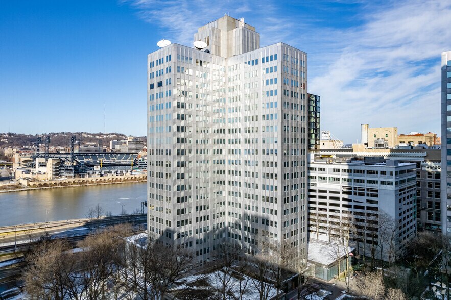 More Photos Of 420 Fort Duquesne Blvd, Pittsburgh Coworking Space