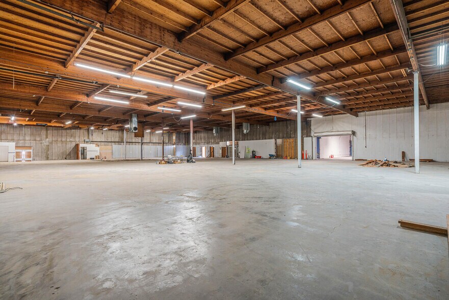 More Photos Of 1500 E Cerritos Ave, Anaheim Manufacturing For Lease