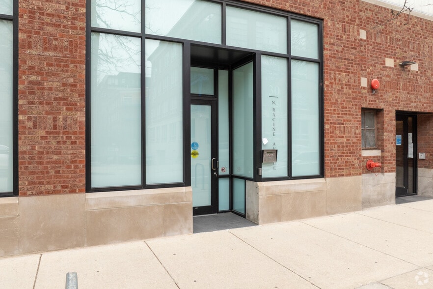 More Photos Of 30 N Racine Ave, Chicago Loft Creative Space For Lease