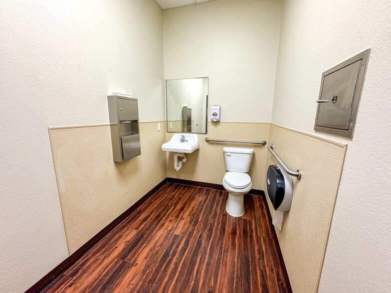 More Photos Of 2014 Ben Merritt Dr, Decatur Medical For Lease