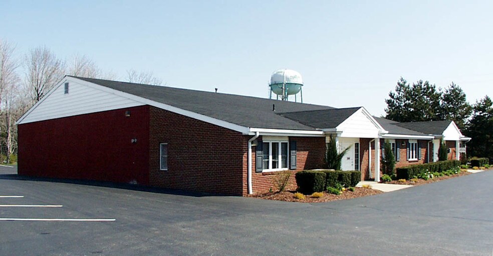 More Photos Of 1879-1899 E Aurora Rd, Twinsburg Light Manufacturing For Lease