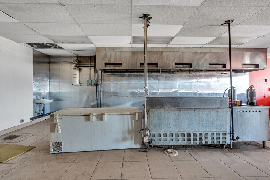 More Photos Of 7118-7140 Downman Rd, New Orleans Storefront Retail Residential For Sale