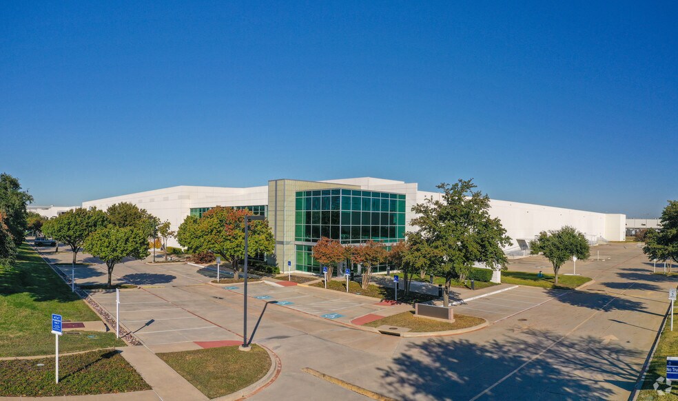 Primary Photo Of 5501 Alliance Gateway Fwy, Fort Worth Light Distribution For Lease