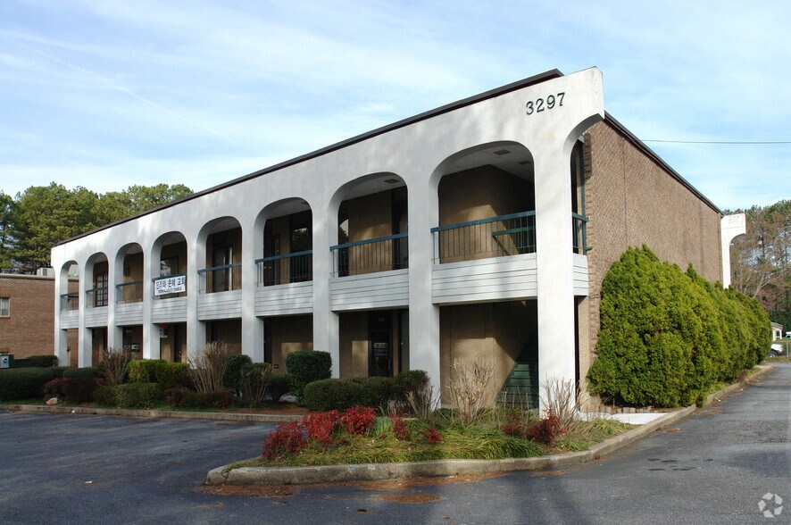 More Photos Of 3297 Northcrest Rd, Atlanta Office For Lease