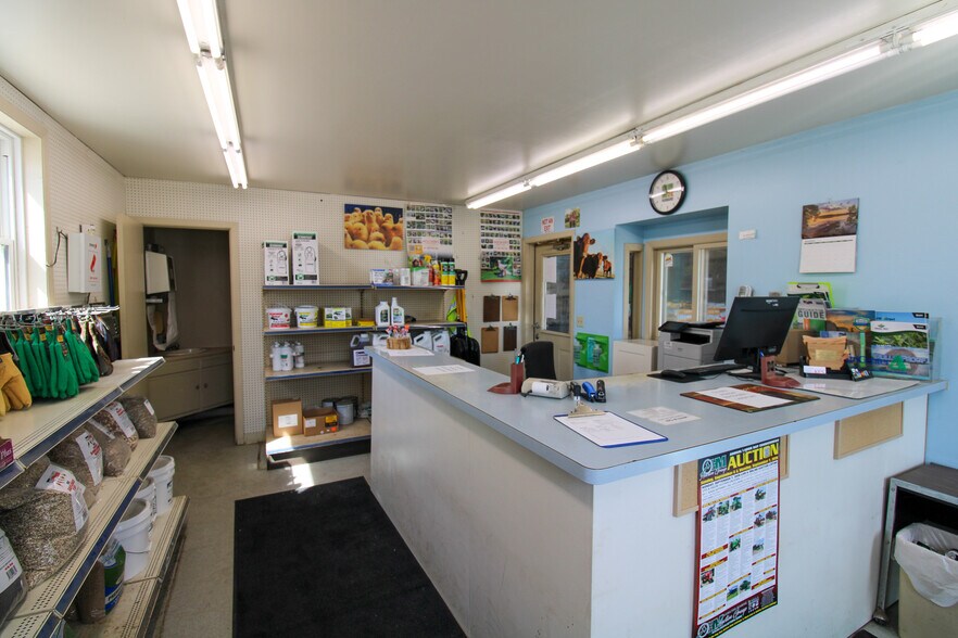 More Photos Of 107 8th Ave SW, Kasson Specialty For Sale