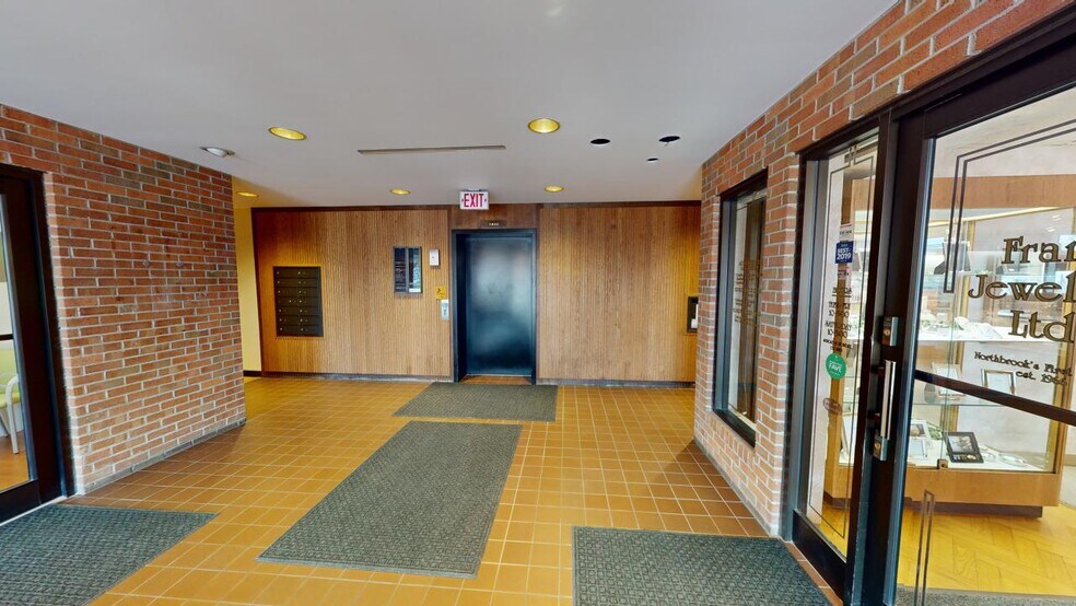 More Photos Of 1220 Meadow Rd, Northbrook Medical For Lease