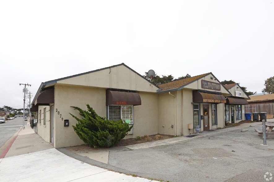 More Photos Of 3074 Del Monte Blvd, Marina Storefront Retail Office For Sale