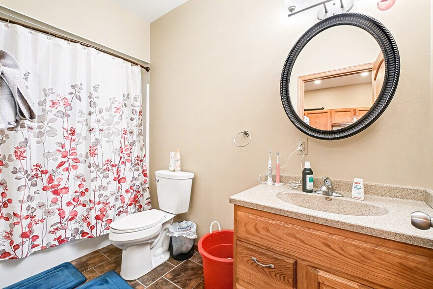 More Photos Of 418 E Coolbaugh St, Red Oak Storefront Retail Residential For Sale