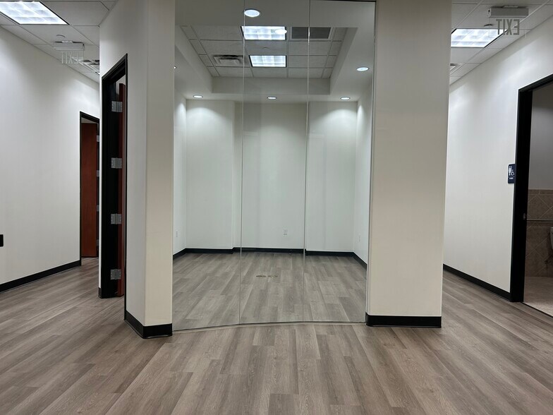 More Photos Of 2173 E Warner Rd, Tempe Medical For Lease