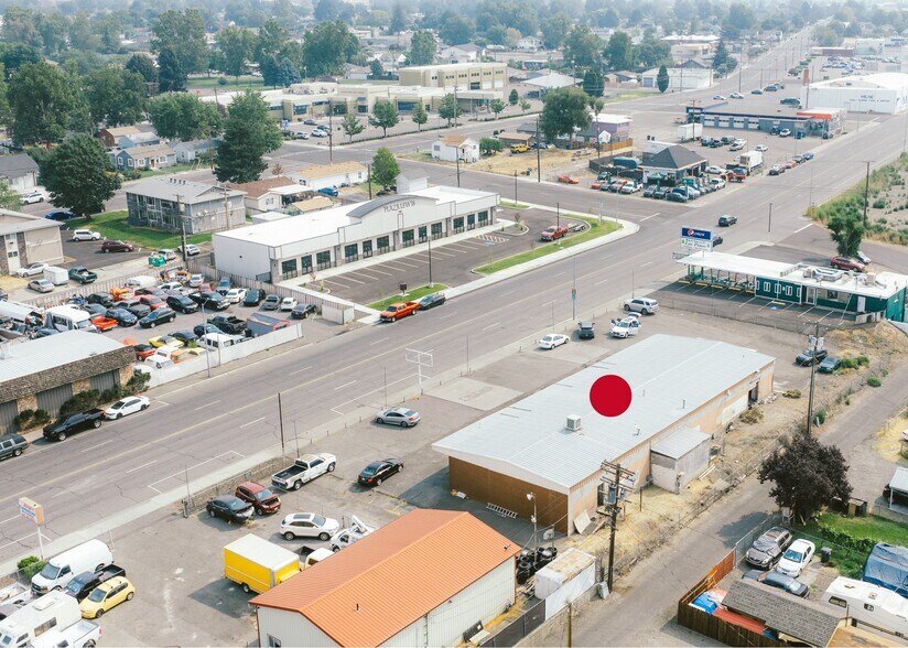 More Photos Of 1520 W Lewis St, Pasco General Retail For Sale