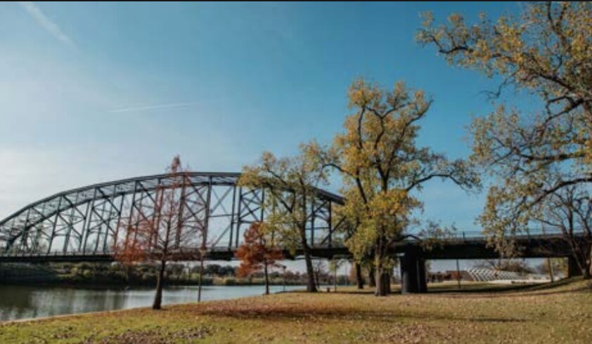 More Photos Of 5200 Beverly Dr, Waco Manufacturing For Sale