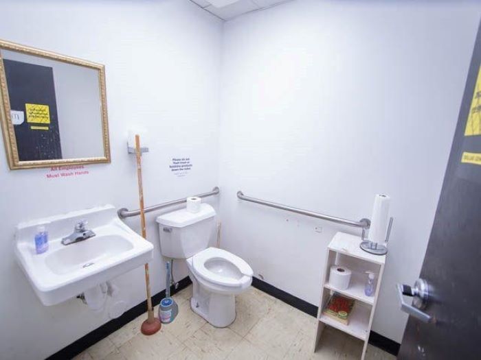 More Photos Of 609 Western Heights Cir, Hillsboro Freestanding For Sale