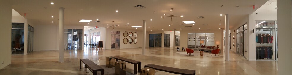 More Photos Of 370 NE 75th St, Miami Showroom For Lease