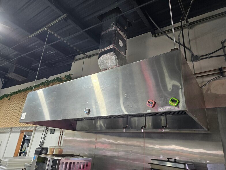 More Photos Of 60 E Wakea Ave, Kahului Warehouse For Lease